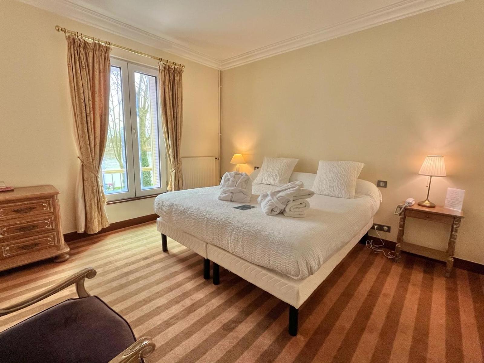 Logis Hotel Le Rivage Gien Exteriér fotografie